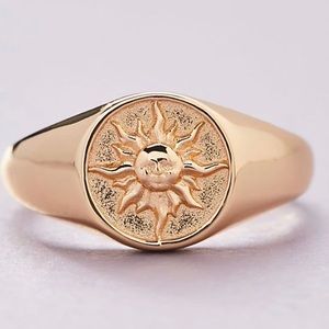 Melanie auld ring size 7